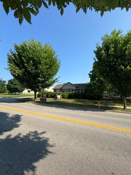3730 Rome Dr, Lafayette, IN à vendre - Photo de l’immeuble – Image 2 sur 26