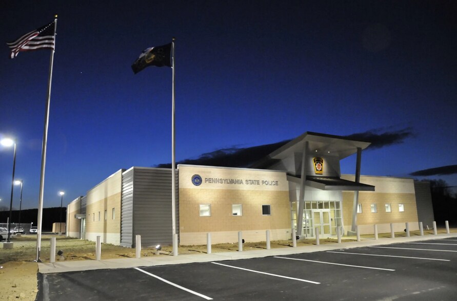 PA State PSP 3 Building Portfolio portefeuille de 3 biens à vendre sur LoopNet.fr - Photo principale – Image 1 sur 3