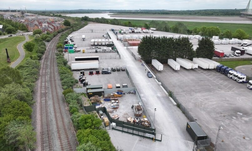 Gateway 100 Open Storage, Widnes à louer Photo principale– Image 1 sur 8