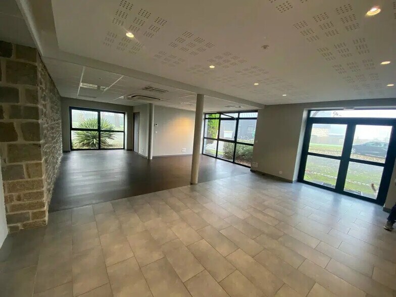 86 Rue De La Liberte, Miniac-Morvan à louer - Photo de l’immeuble – Image 3 sur 6