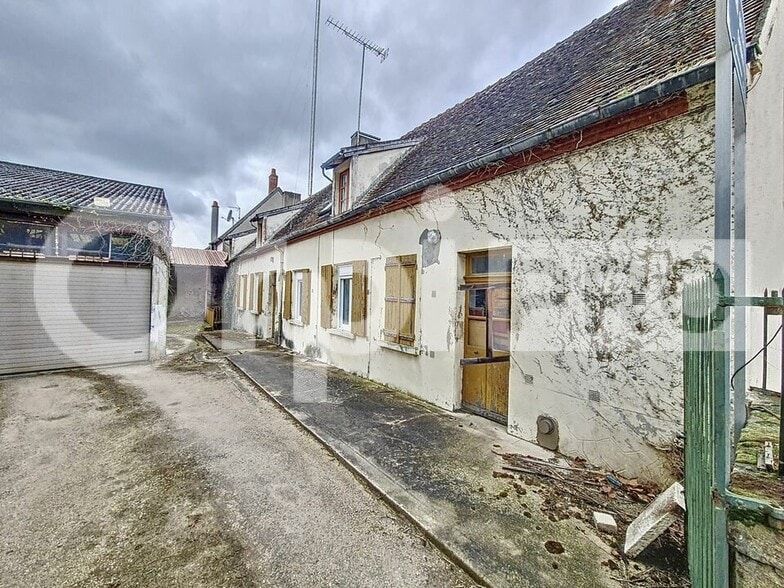 Local commercial dans COSNE-D'ALLIER à vendre - Photo de l’immeuble – Image 2 sur 7