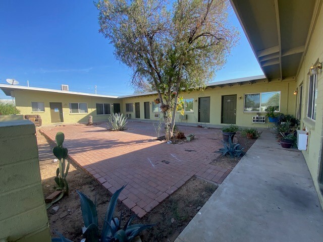 2740 N Balboa Ave, Tucson, AZ à vendre - Photo de l’immeuble – Image 1 sur 24