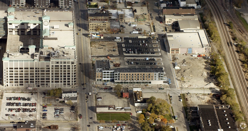 1320 S 1st St, Milwaukee, WI à louer - Aérien – Image 2 sur 51