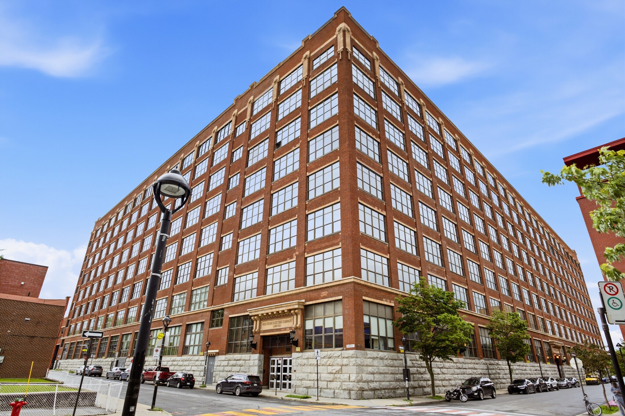 1751 Rue Richardson, Montréal, QC à louer Photo de l’immeuble– Image 1 sur 8