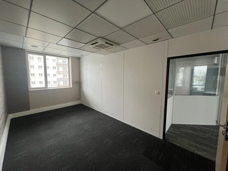 Bureau dans Angers à louer - Photo de l’immeuble – Image 2 sur 6