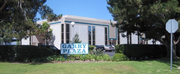 1820 E Garry Ave, Santa Ana, CA à vendre - Photo de l’immeuble – Image 3 sur 45