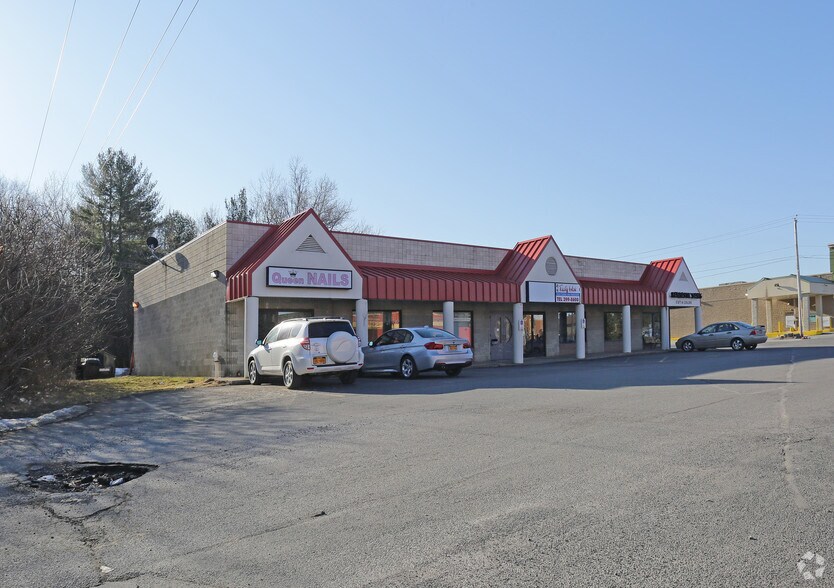 272 Saratoga Rd, Schenectady, NY à louer - Photo de l’immeuble – Image 2 sur 2