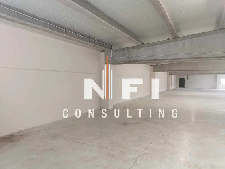 Local d’activités dans Peymeinade à louer - Photo de l’immeuble – Image 3 sur 3