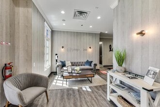 324 W Touhy Ave, Park Ridge, IL à louer Photo intérieure– Image 2 sur 10