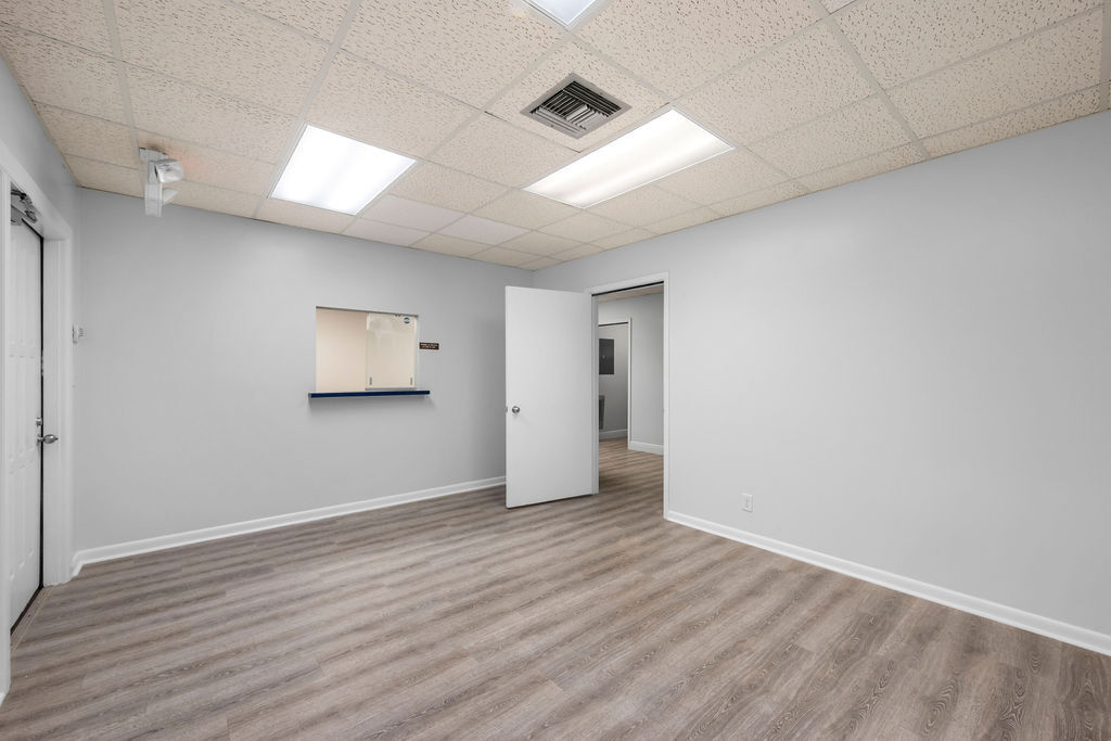 1801 SE Hillmoor Dr, Port Saint Lucie, FL à louer Photo principale– Image 1 sur 13