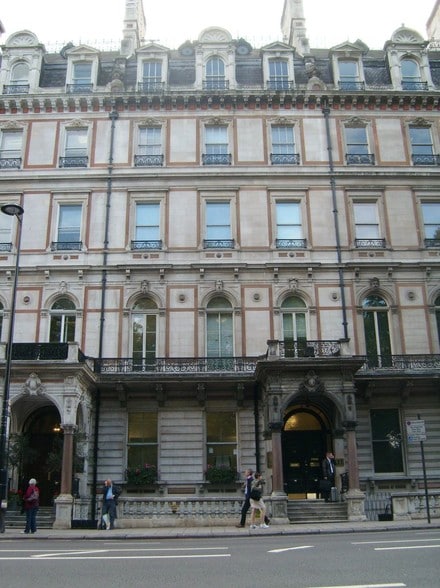 13 Grosvenor Pl, Londres à louer - Photo de l’immeuble – Image 2 sur 2
