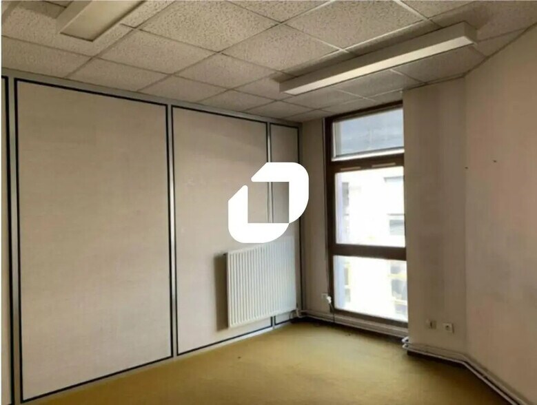 Bureau dans Échirolles à louer - Photo de l’immeuble – Image 3 sur 6