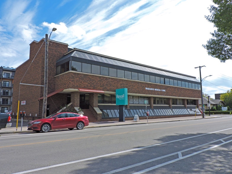 4705 48 Ave, Red Deer, AB à louer - Photo principale – Image 1 sur 30