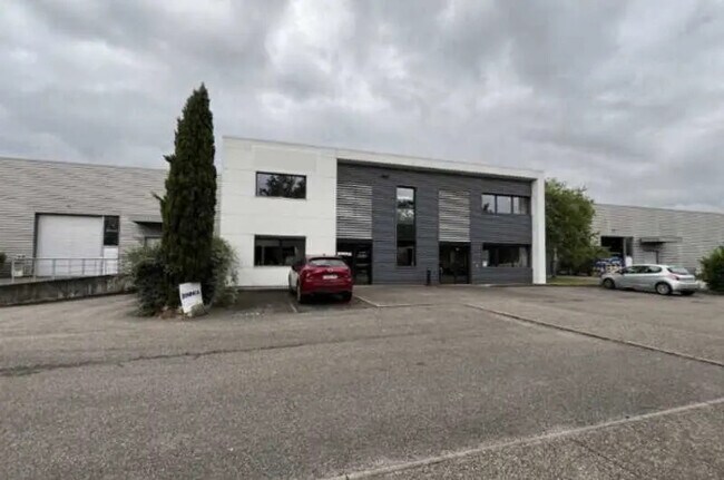 Plus de détails pour 240 Rue Ferdinand Perrier, Saint-Priest - Bureau, Local d'activités à louer