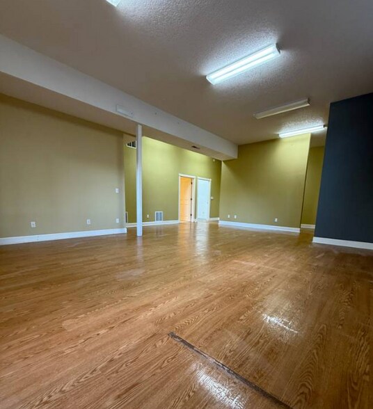 303 E Historic Columbia River Hwy, Troutdale, OR à louer - Photo de l’immeuble – Image 3 sur 9