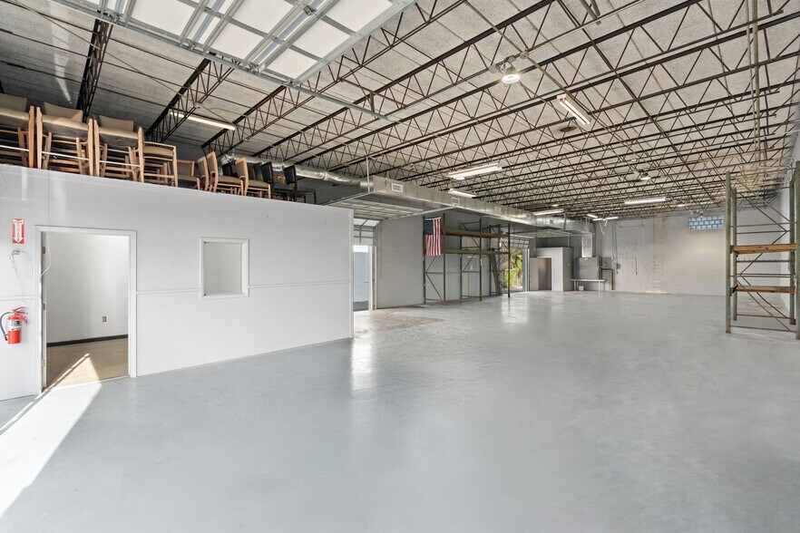 270 SW 33rd St, Fort Lauderdale, FL à louer - Photo de l’immeuble – Image 3 sur 23