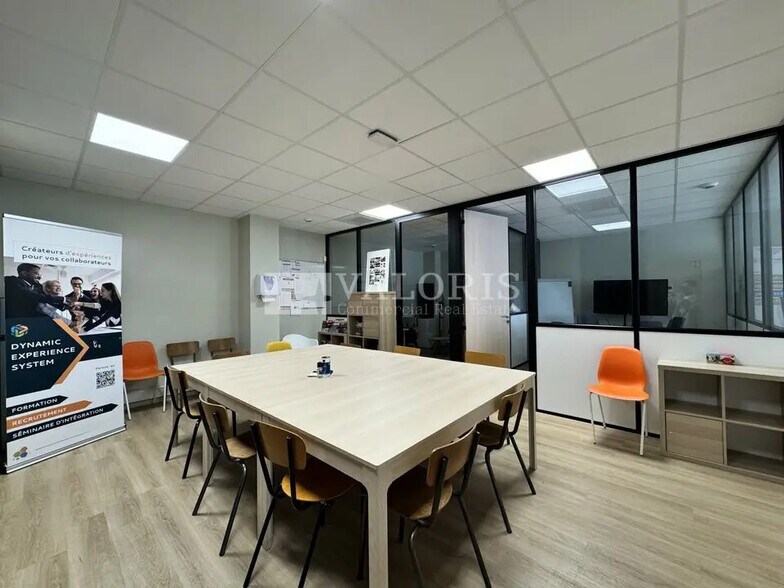 Bureau dans Villeurbanne à louer - Photo de l’immeuble – Image 3 sur 13