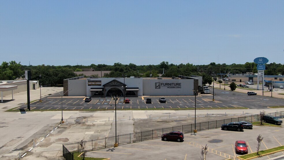 7071 Southwest Fwy, Houston, TX à vendre - Photo de l’immeuble – Image 3 sur 20
