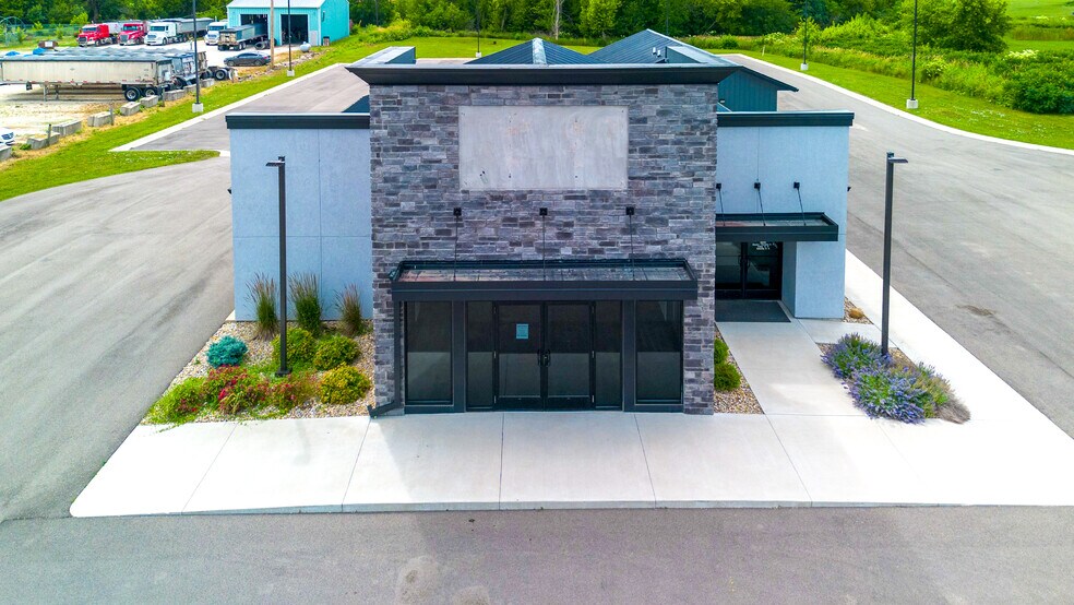 1010 251 Hwy, Rochelle, IL à vendre - Photo de l’immeuble – Image 1 sur 25
