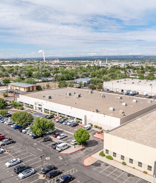 5321 Wilshire Ave NE, Albuquerque, NM à vendre - Photo de l’immeuble – Image 2 sur 23