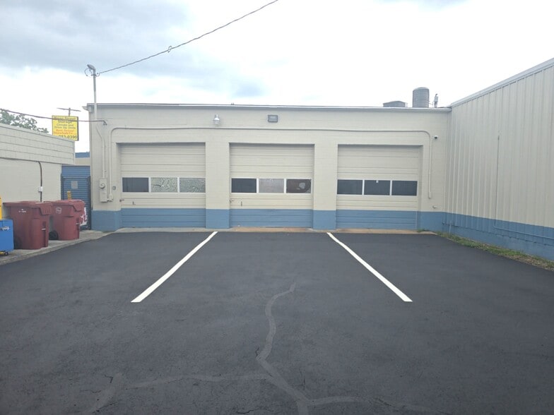908 N Roan St, Johnson City, TN à vendre - Photo de l’immeuble – Image 2 sur 19