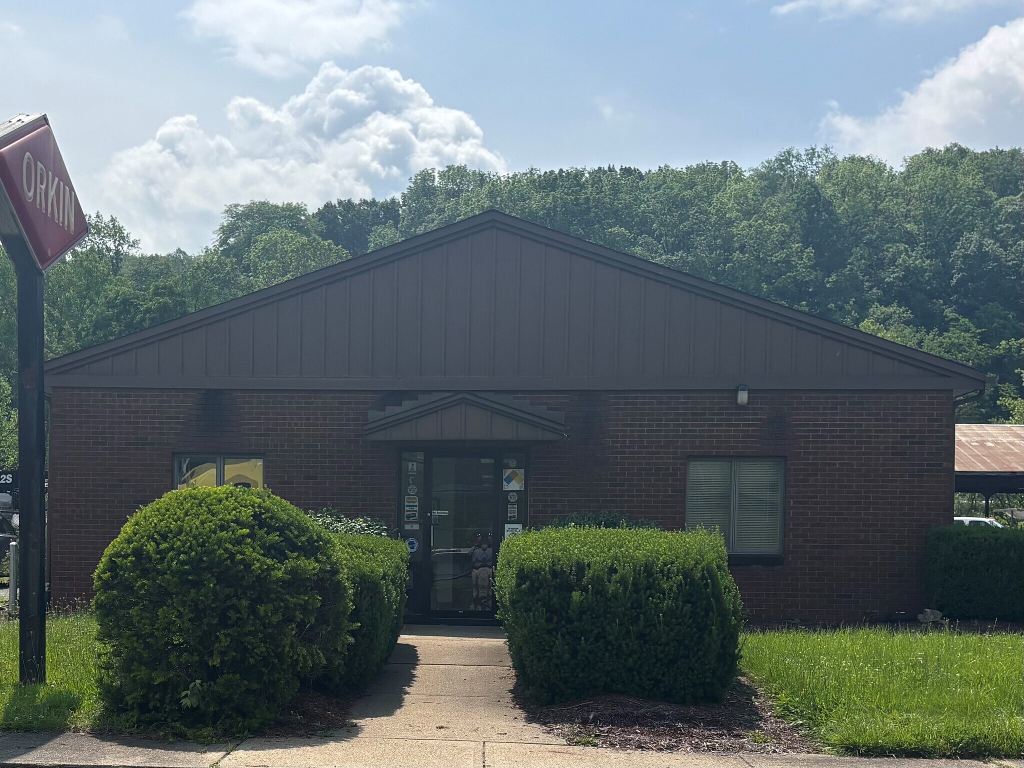 255 Millers Run Rd, Bridgeville, PA à louer Photo principale– Image 1 sur 6