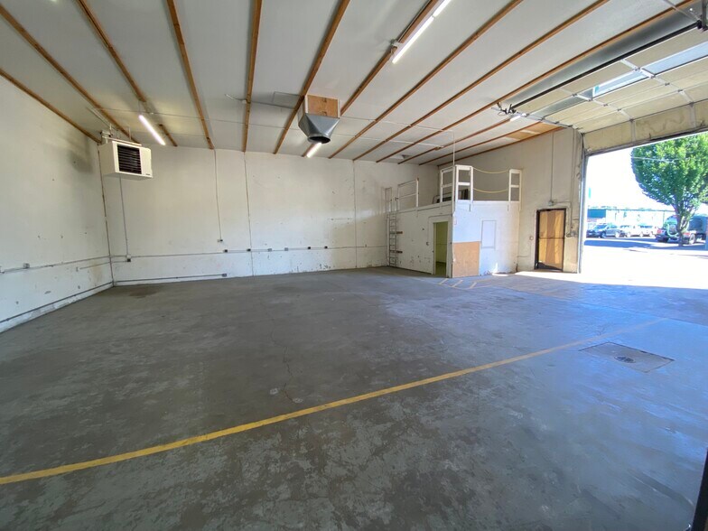 651 N Russell St, Portland, OR à louer - Photo de l’immeuble – Image 2 sur 9