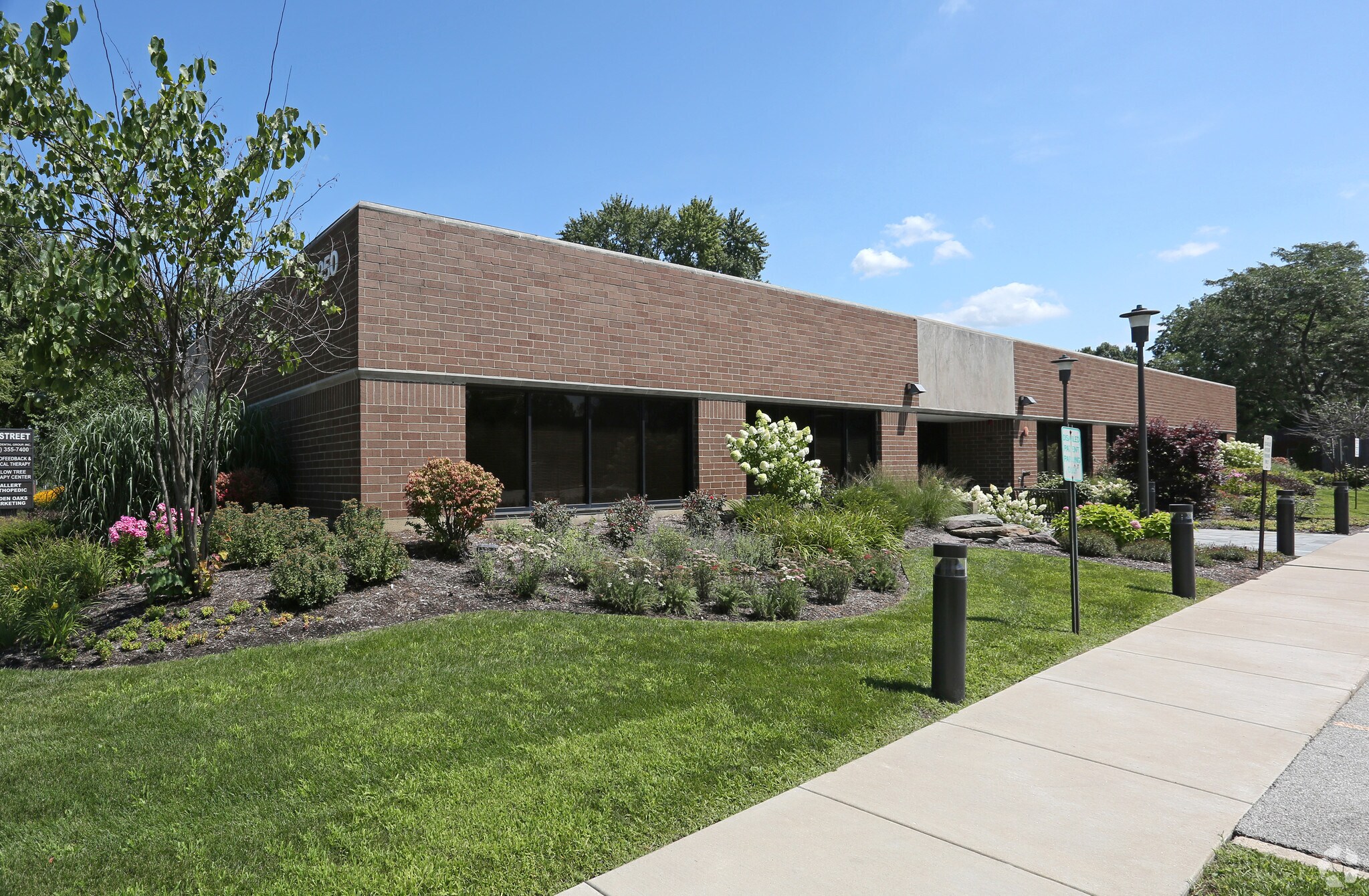 1250 N Mill St, Naperville, IL à louer Photo principale– Image 1 sur 16