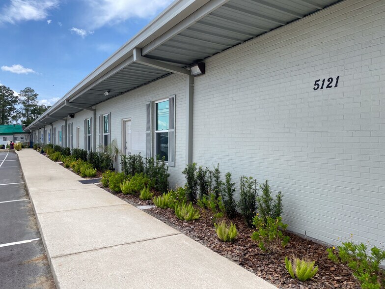 5121 Bowden Rd, Jacksonville, FL à louer - Photo de l’immeuble – Image 3 sur 7