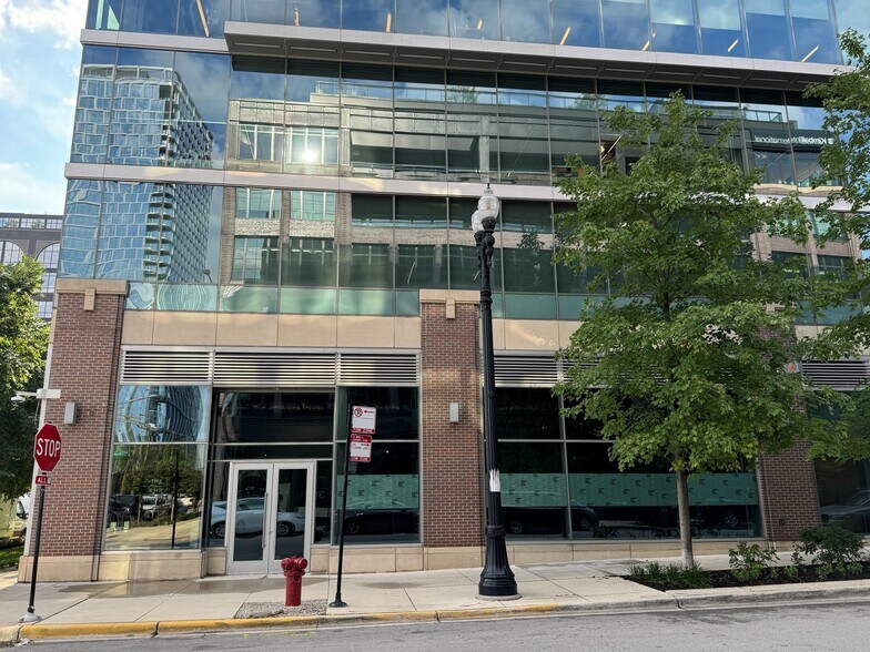 1000 W Fulton Market, Chicago, IL à louer - Photo de l’immeuble – Image 3 sur 4