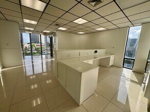 2161 E Commercial Blvd, Fort Lauderdale, FL à louer Photo intérieure– Image 2 sur 6