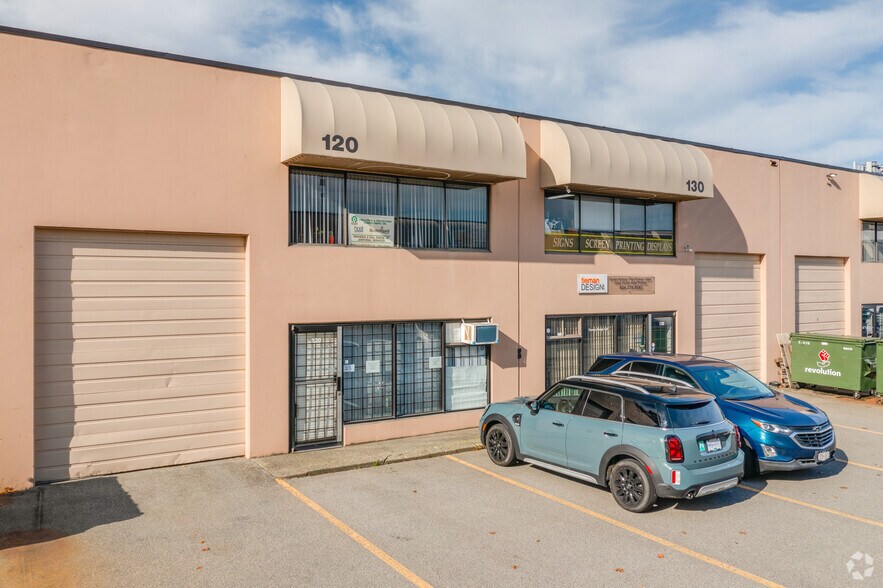 12811 Clarke Pl, Richmond, BC à louer - Photo de l’immeuble – Image 3 sur 4