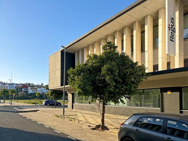 Calle Almutamid, 6, Camas, Sevilla à louer - Photo de l’immeuble – Image 2 sur 3