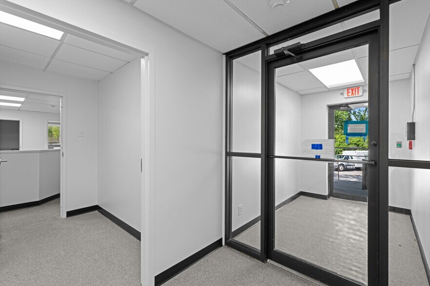 4585 Washington St, Florissant, MO à louer - Photo intérieure – Image 3 sur 14