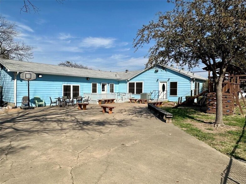 503 Bolivar St, Denton, TX à vendre - Photo de l’immeuble – Image 3 sur 15