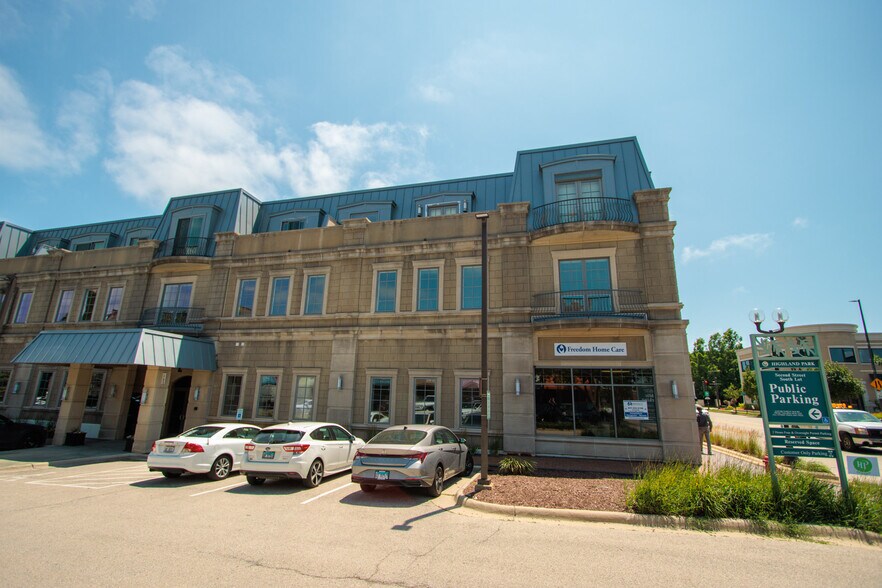 1729-1789 Green Bay Rd, Highland Park, IL à louer - Photo de l’immeuble – Image 2 sur 3
