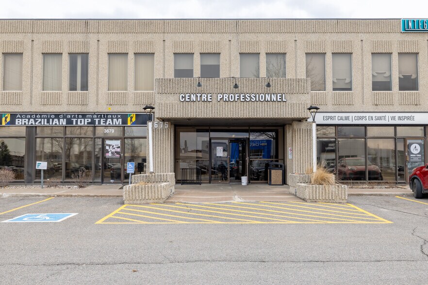 3669-3681 Boul des Sources, Dollard-des-Ormeaux, QC à louer - Photo de l’immeuble – Image 1 sur 6