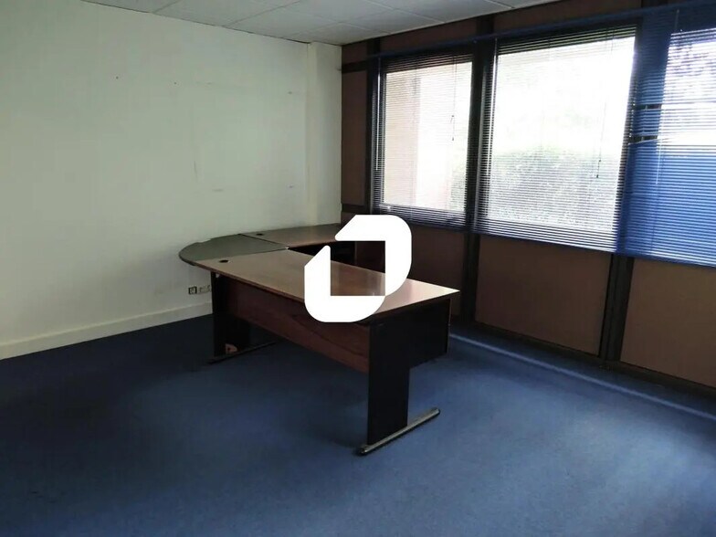 Bureau dans Croissy-Beaubourg à louer - Photo de l’immeuble – Image 3 sur 5