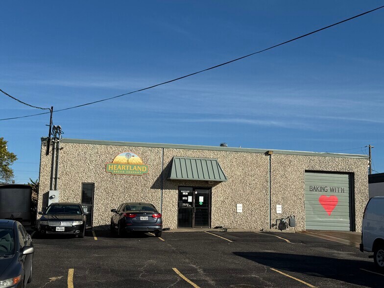 10733 Colewood Ln, Dallas, TX à louer - Photo de l’immeuble – Image 3 sur 4