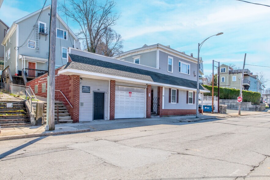 799-801 N Main St, Fall River, MA à vendre - Photo de l’immeuble – Image 2 sur 20