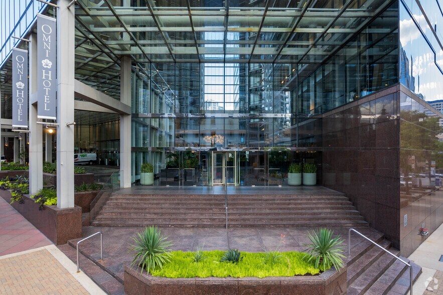 701 Brazos St, Austin, TX à louer - Photo de l’immeuble – Image 2 sur 19