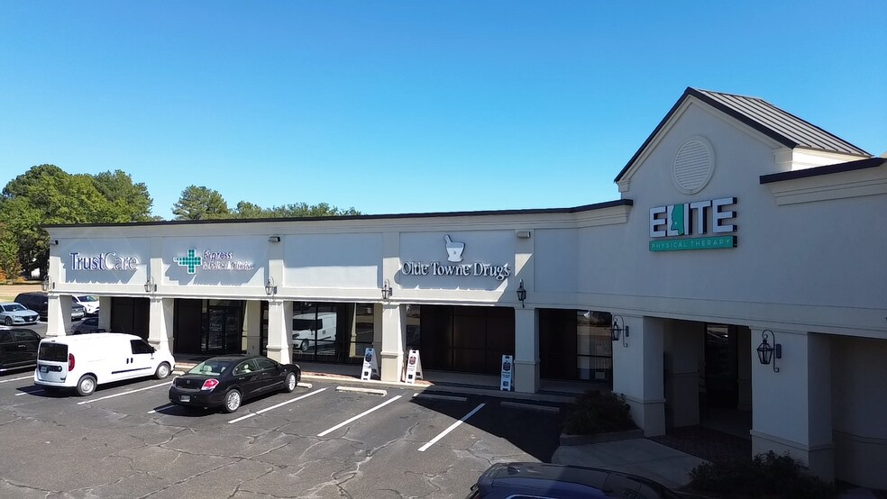 1645 W Government St, Brandon, MS à louer - Photo de l’immeuble – Image 2 sur 5
