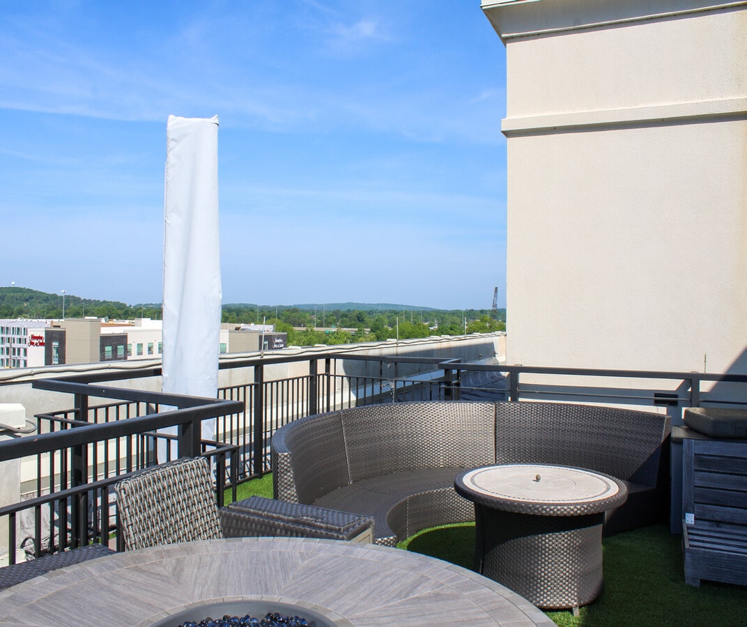 100 Church St SW, Huntsville, AL 35801 - Lot 800 - - Photo intérieure - Image 1 of 9