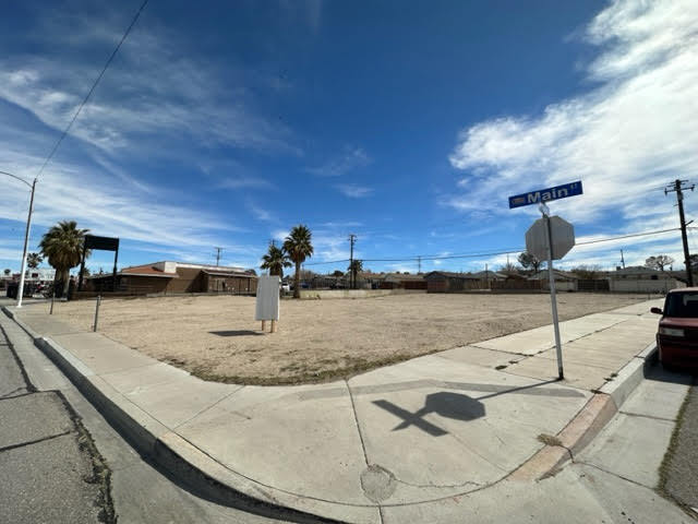 970 W Main St, Barstow, CA à vendre - Photo de l’immeuble – Image 2 sur 8