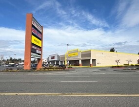 10011-10115 Evergreen Way, Everett, WA à louer Photo de l’immeuble– Image 2 sur 2