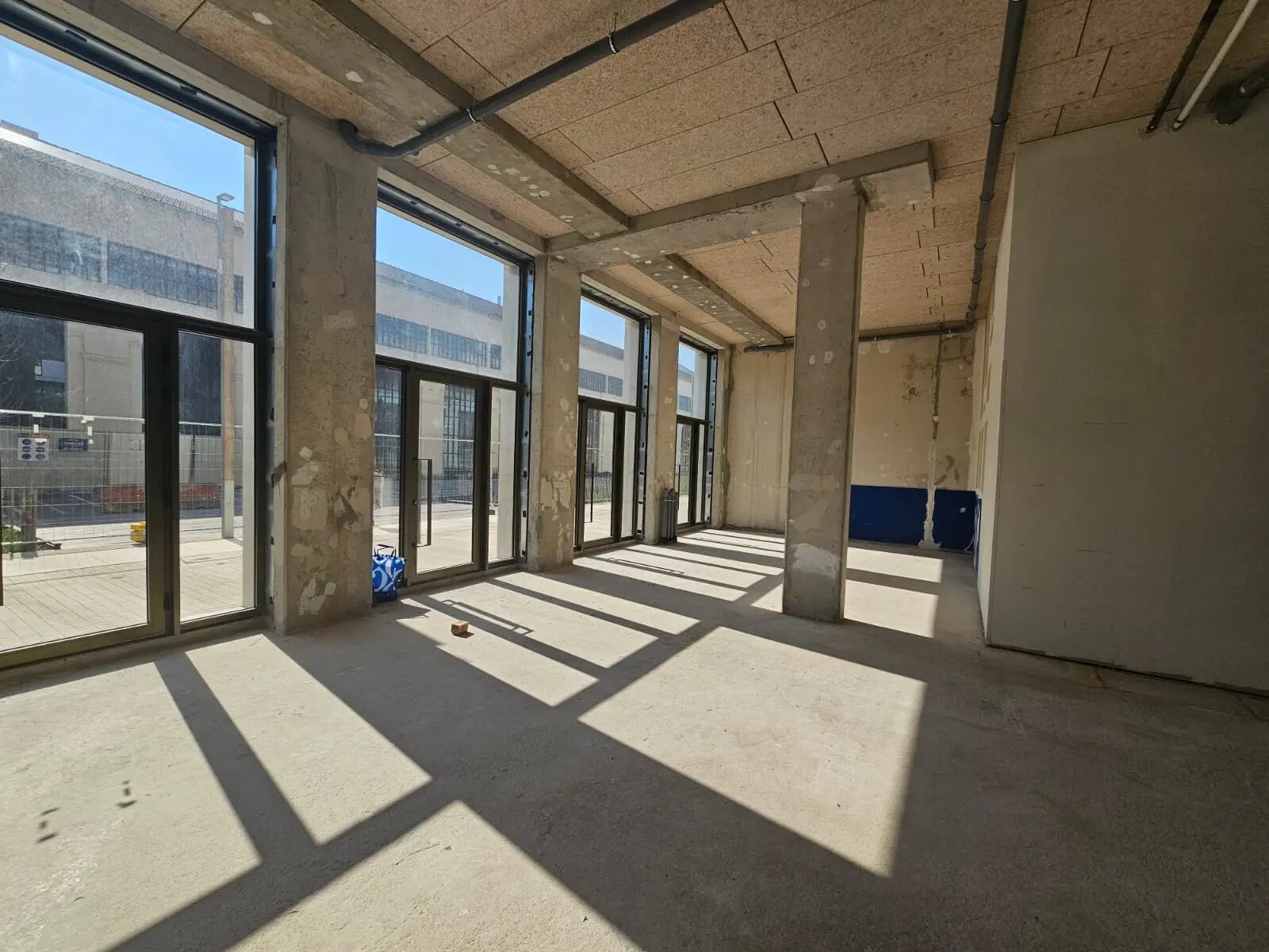 Bureau dans Saint-Denis à louer Photo de l’immeuble– Image 1 sur 16