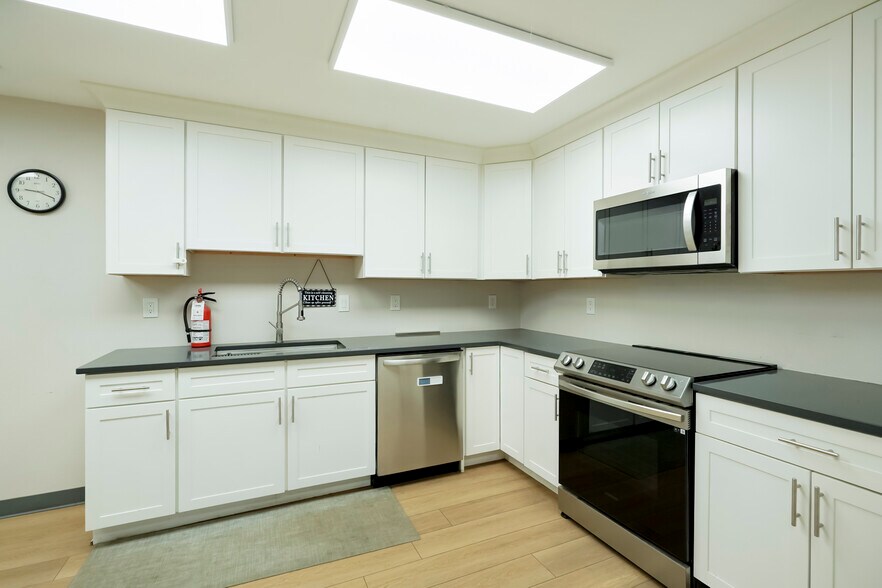 995 W Iliff Ave, Denver, CO à louer - Photo de l’immeuble – Image 3 sur 6
