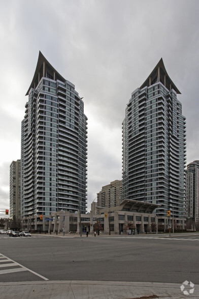 1 Elm Dr W, Mississauga, ON à vendre - Photo de l’immeuble – Image 3 sur 5