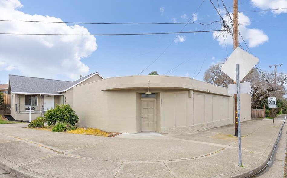6026 Bernhard Ave, Richmond, CA à louer - Photo de l’immeuble – Image 1 sur 7
