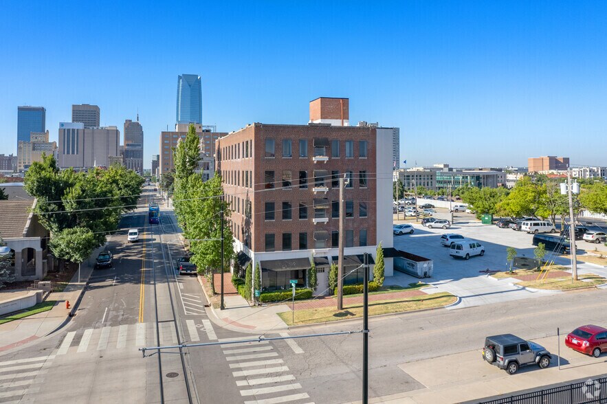 923 N Robinson Ave, Oklahoma City, OK à vendre - Photo de l’immeuble – Image 2 sur 14